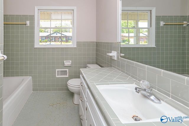 3226 Lewisburg Drive, Huntsville, AL 35811