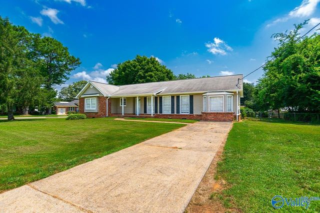 3226 Lewisburg Drive, Huntsville, AL 35811