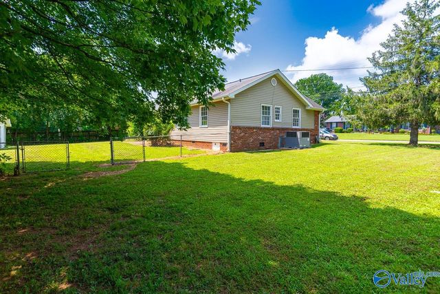 3226 Lewisburg Drive, Huntsville, AL 35811