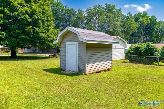 3226 Lewisburg Drive, Huntsville, AL 35811