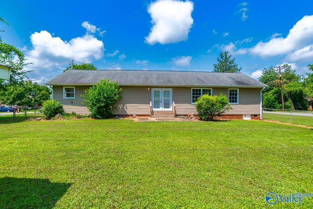 3226 Lewisburg Drive, Huntsville, AL 35811