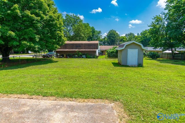 3226 Lewisburg Drive, Huntsville, AL 35811