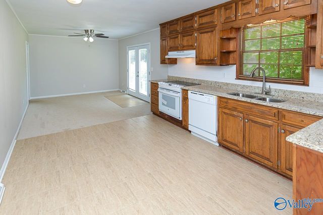 3226 Lewisburg Drive, Huntsville, AL 35811