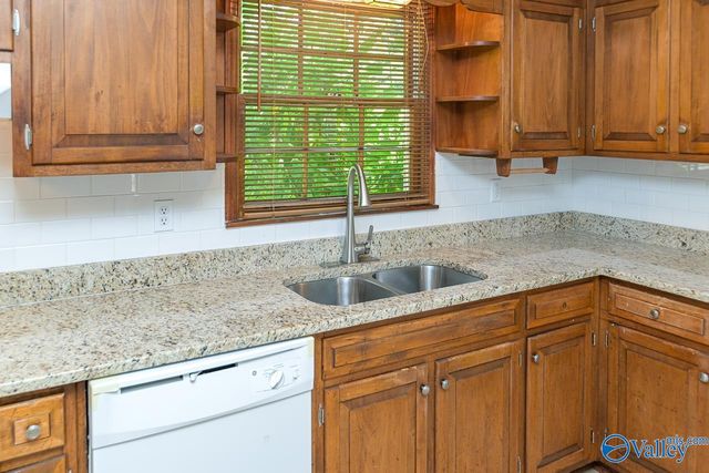 3226 Lewisburg Drive, Huntsville, AL 35811