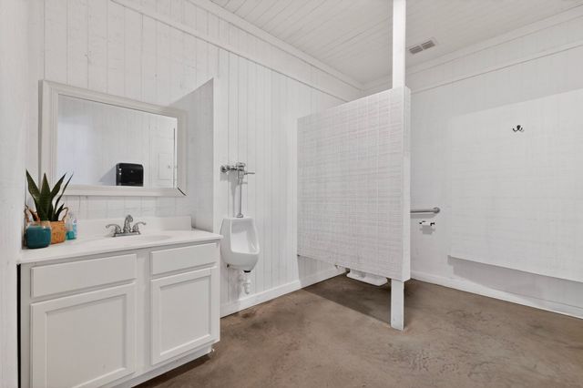 400 Van Zant County Road 113, Grand Saline, TX 75140