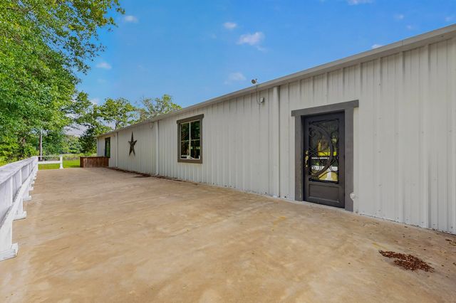 400 Van Zant County Road 113, Grand Saline, TX 75140