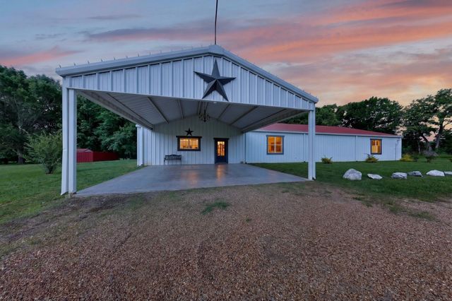 400 Van Zant County Road 113, Grand Saline, TX 75140