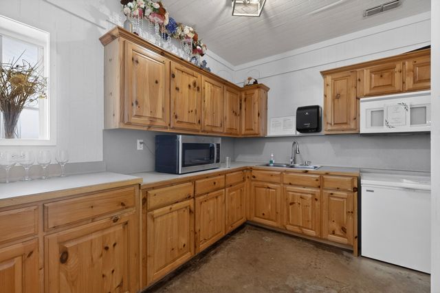 400 Van Zant County Road 113, Grand Saline, TX 75140