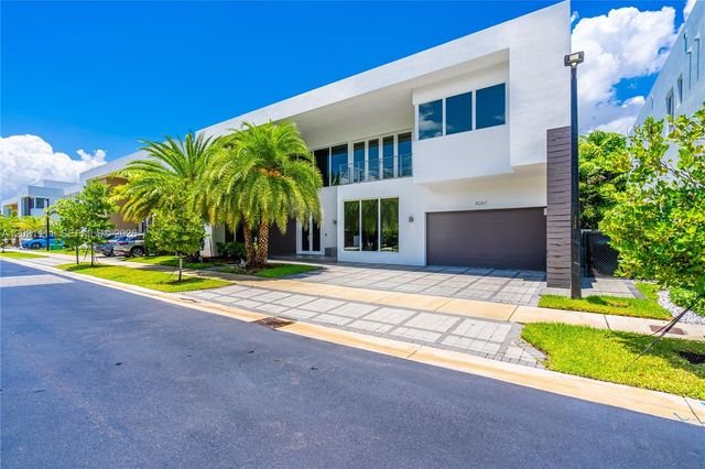 10267 NW 75th Ter, Doral, FL 33178