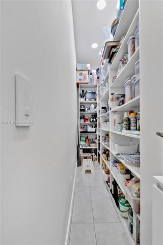 10267 NW 75th Ter, Doral, FL 33178