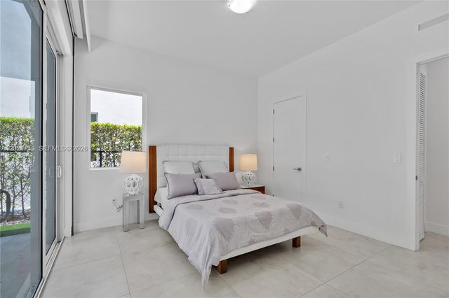 10267 NW 75th Ter, Doral, FL 33178
