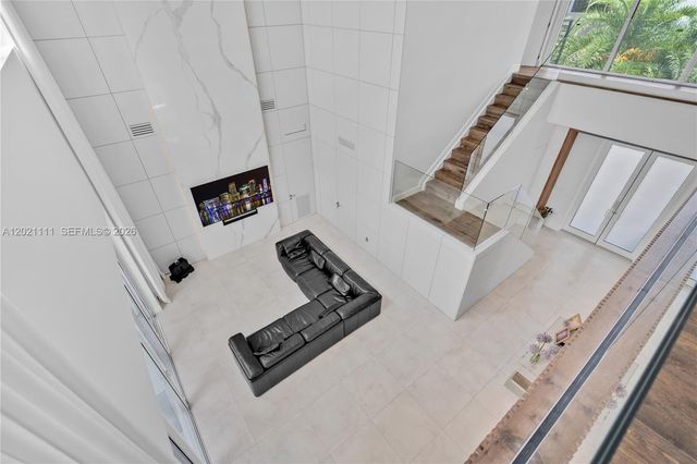 10267 NW 75th Ter, Doral, FL 33178