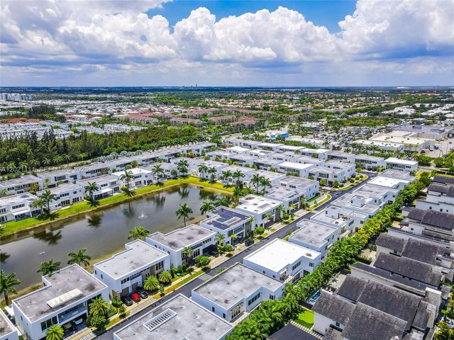 10267 NW 75th Ter, Doral, FL 33178