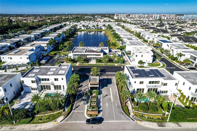 10267 NW 75th Ter, Doral, FL 33178