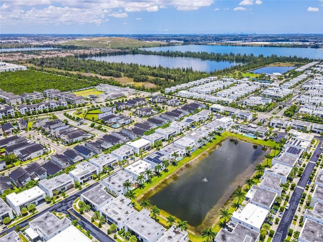 10267 NW 75th Ter, Doral, FL 33178