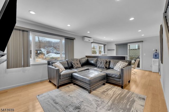 19 W River Styx Rd, Hopatcong Boro, NJ 07843