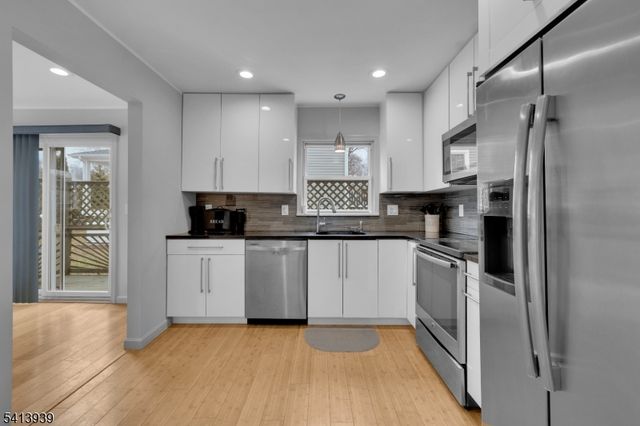 19 W River Styx Rd, Hopatcong Boro, NJ 07843