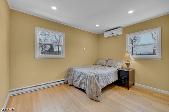 19 W River Styx Rd, Hopatcong Boro, NJ 07843