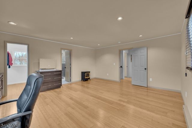 19 W River Styx Rd, Hopatcong Boro, NJ 07843