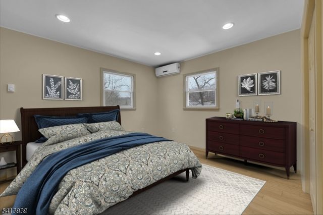 19 W River Styx Rd, Hopatcong Boro, NJ 07843