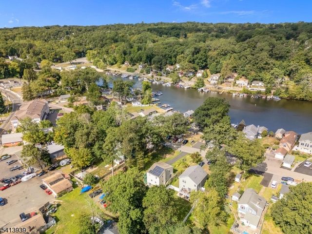19 W River Styx Rd, Hopatcong Boro, NJ 07843