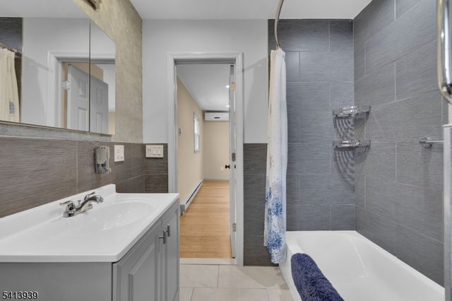 19 W River Styx Rd, Hopatcong Boro, NJ 07843