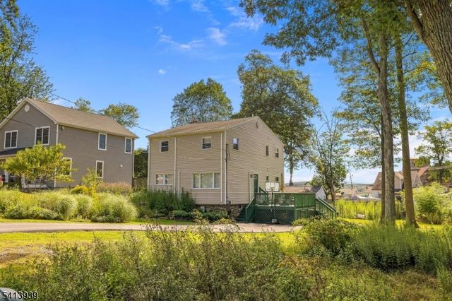 19 W River Styx Rd, Hopatcong Boro, NJ 07843