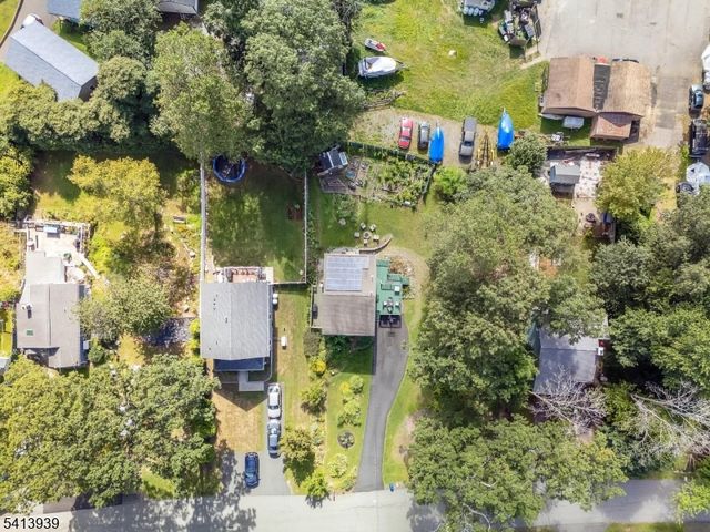 19 W River Styx Rd, Hopatcong Boro, NJ 07843