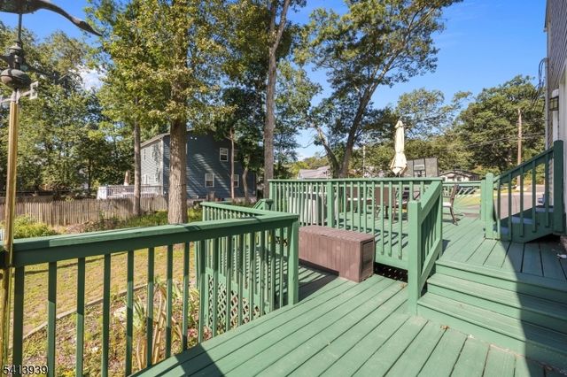 19 W River Styx Rd, Hopatcong Boro, NJ 07843