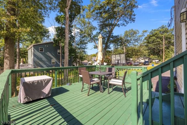 19 W River Styx Rd, Hopatcong Boro, NJ 07843