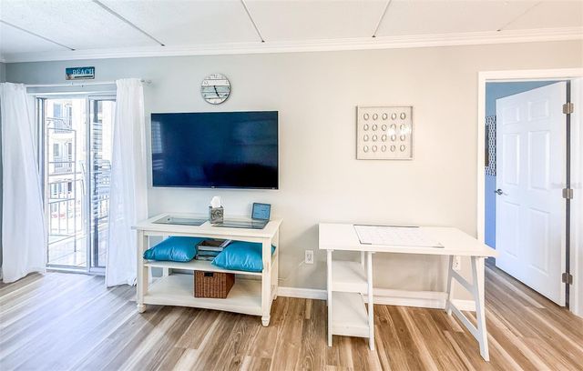 845 BENJAMIN FRANKLIN DRIVE 202, Sarasota, FL 34236