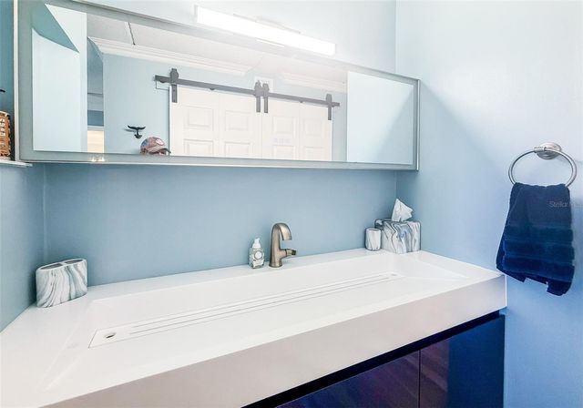 845 BENJAMIN FRANKLIN DRIVE 202, Sarasota, FL 34236