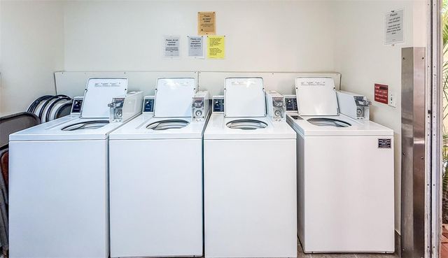 845 BENJAMIN FRANKLIN DRIVE 202, Sarasota, FL 34236