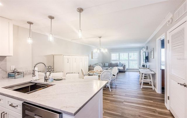 845 BENJAMIN FRANKLIN DRIVE 202, Sarasota, FL 34236