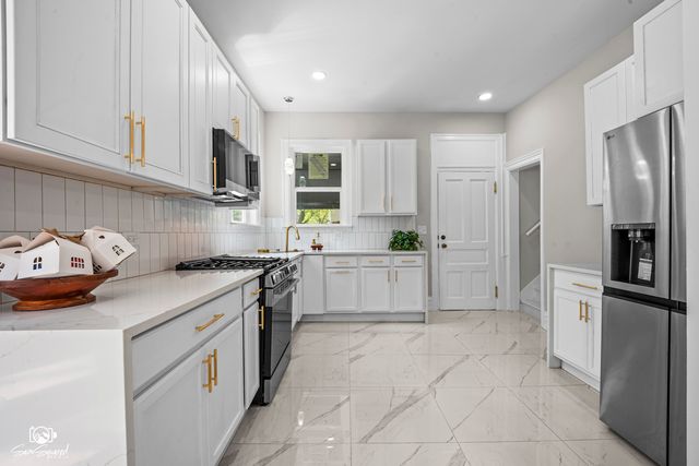 7226 S Yale Avenue, Chicago, IL 60621