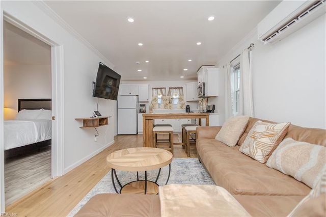 138 D View Ave Apt 1, Norfolk, VA 23503