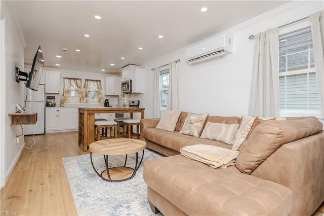 138 D View Ave Apt 1, Norfolk, VA 23503