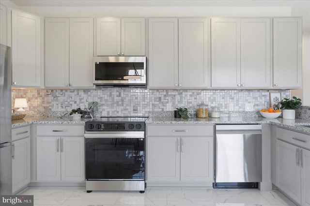 15 S MAULDIN AVE, North East, MD 21901