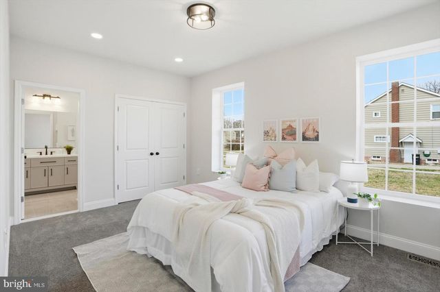 15 S MAULDIN AVE, North East, MD 21901