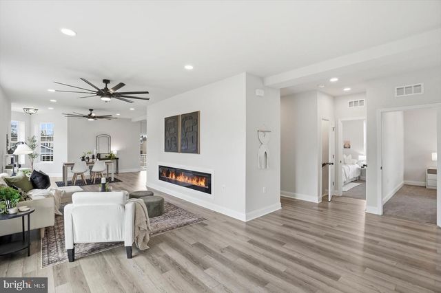 15 S MAULDIN AVE, North East, MD 21901