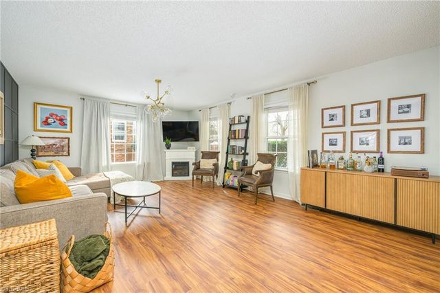 1321 Waybridge Lane, Winston-salem, NC 27103