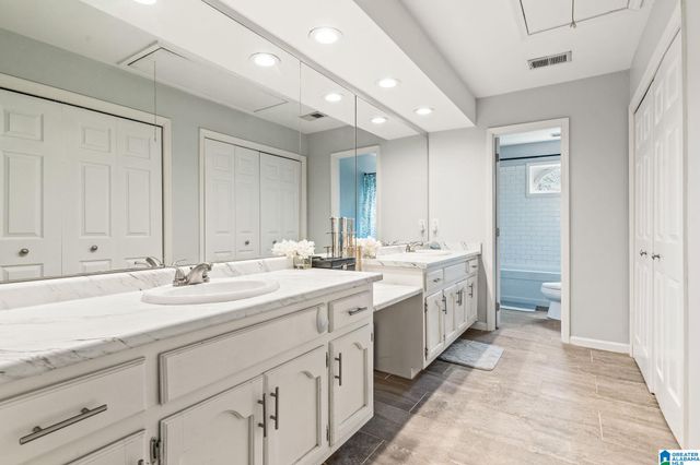 5422 WHISPER WOOD CIRCLE, Hoover, AL 35226