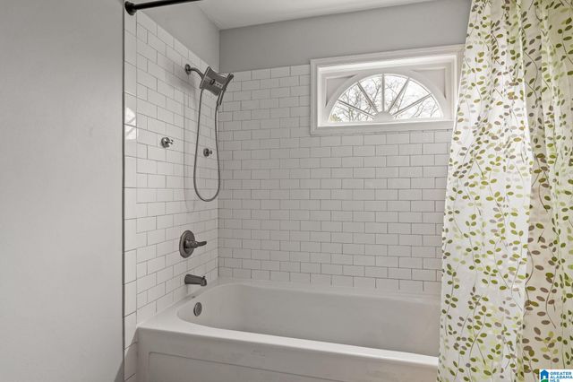 5422 WHISPER WOOD CIRCLE, Hoover, AL 35226