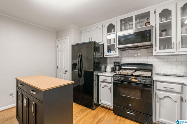 5422 WHISPER WOOD CIRCLE, Hoover, AL 35226