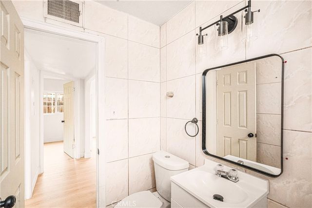 407 4th, Bakersfield, CA 93304