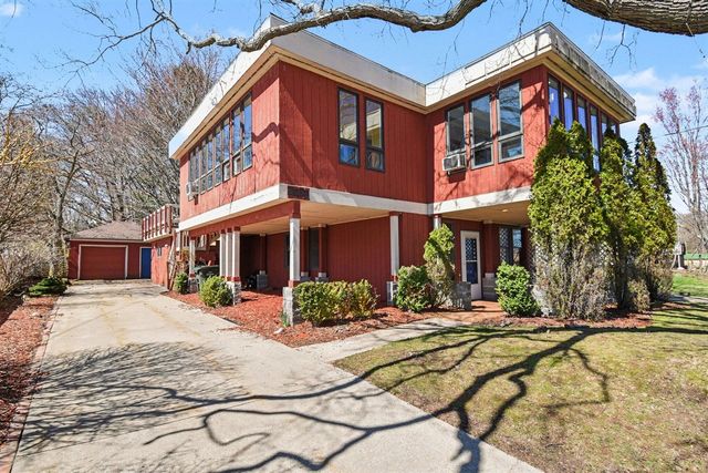 3135 Lakeshore Drive, Muskegon, MI 49441