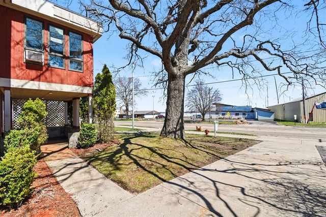 3135 Lakeshore Drive, Muskegon, MI 49441