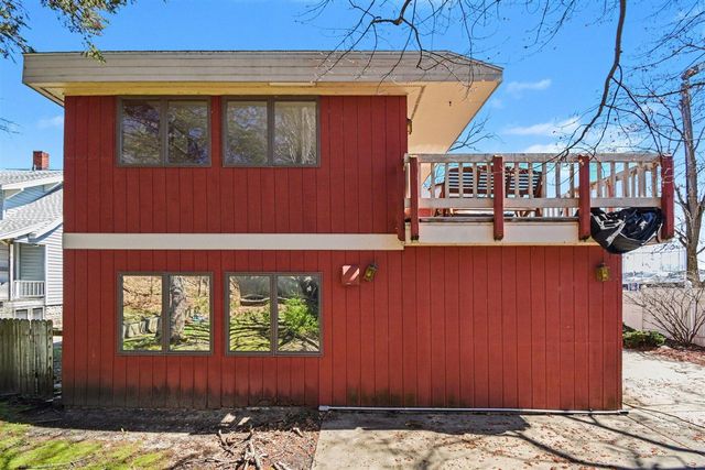 3135 Lakeshore Drive, Muskegon, MI 49441