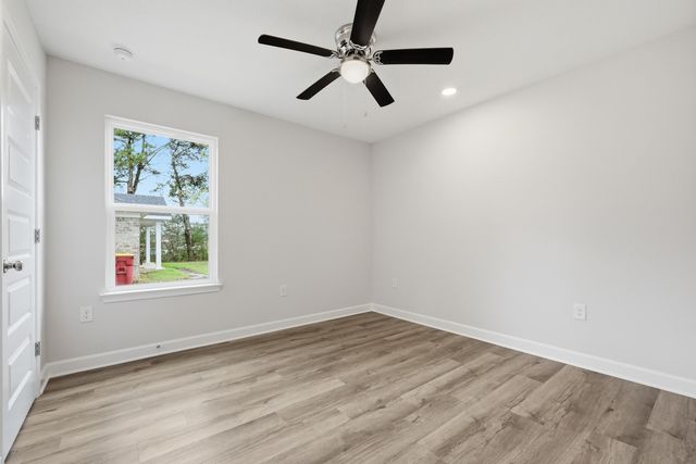 502 E North Avenue, Crestview, FL 32536