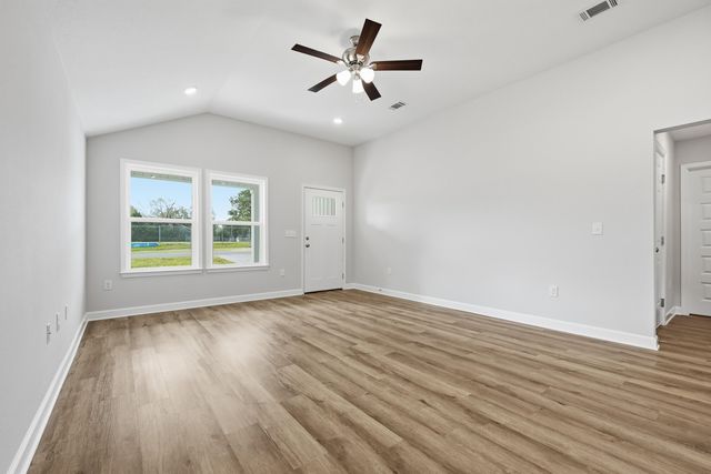 502 E North Avenue, Crestview, FL 32536